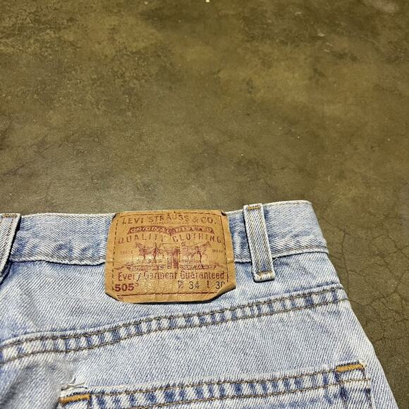 Vintage 90s Levi’s 505 Light Wash Regular Fit Jeans 32x30 - Picture 3 of 4